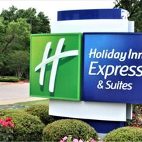 Holiday Inn Express & Suites Dearborn