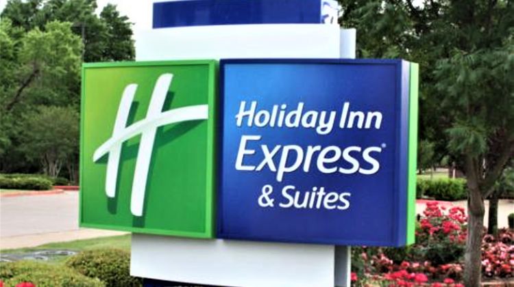 Holiday Inn Express & Suites Dearborn Exterior
