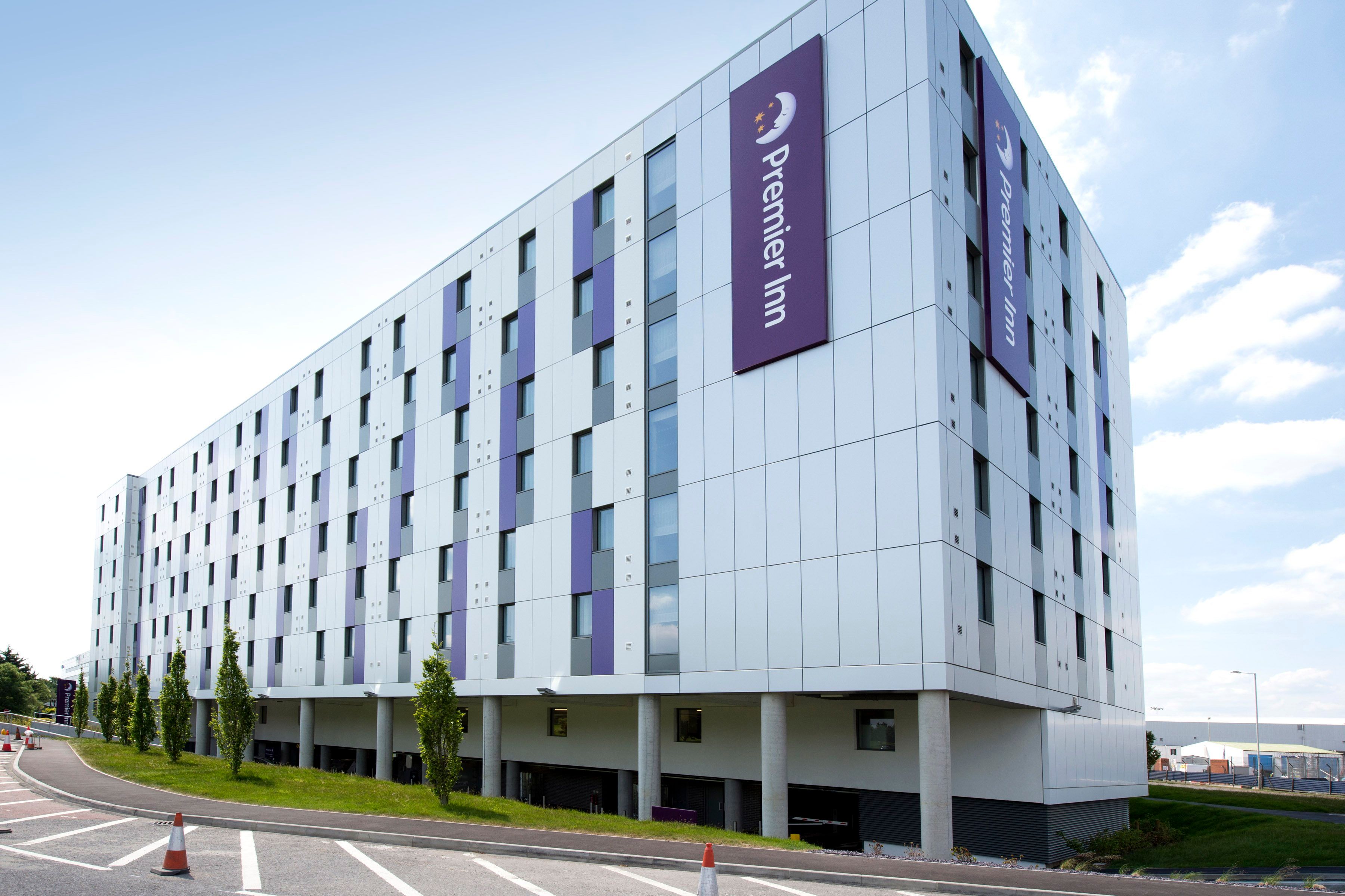 Premier inn heathrow to legoland online