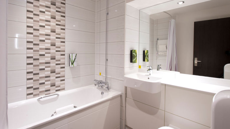 <b>Premier Inn Honiton hotel Room</b>. Images powered by <a href="https://www.leonardoworldwide.com/" title="Leonardo Worldwide" target="_blank">Leonardo</a>.