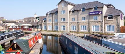 Premier Inn Huddersfield Central Exterior