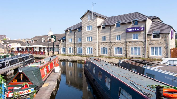 Premier Inn Huddersfield Central Exterior