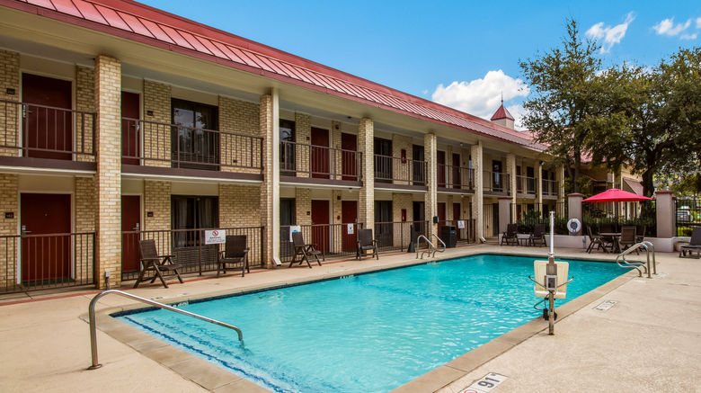 <b>Red Roof PLUS+ Dallas - Addison Pool</b>. Images powered by <a href="https://www.leonardoworldwide.com/" title="Leonardo Worldwide" target="_blank">Leonardo</a>.
