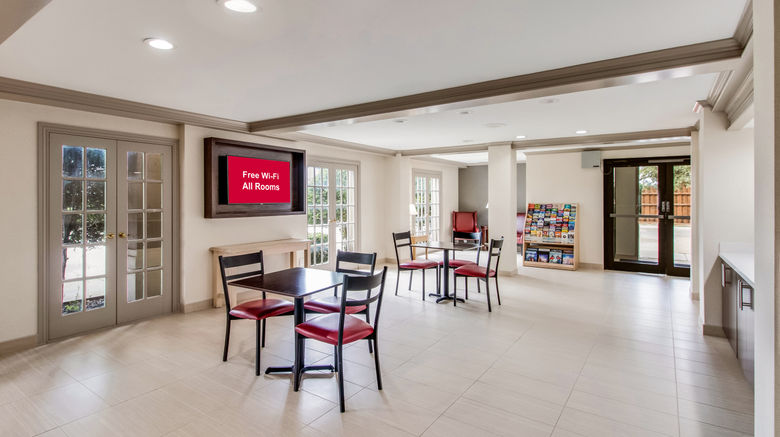 <b>Red Roof PLUS+ Dallas - Addison Lobby</b>. Images powered by <a href="https://www.leonardoworldwide.com/" title="Leonardo Worldwide" target="_blank">Leonardo</a>.