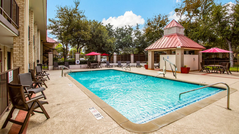 <b>Red Roof PLUS+ Dallas - Addison Pool</b>. Images powered by <a href="https://www.leonardoworldwide.com/" title="Leonardo Worldwide" target="_blank">Leonardo</a>.