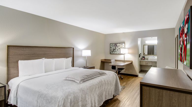 <b>Red Roof PLUS+ Dallas - Addison Room</b>. Images powered by <a href="https://www.leonardoworldwide.com/" title="Leonardo Worldwide" target="_blank">Leonardo</a>.