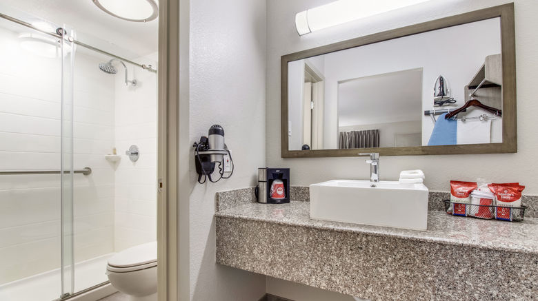 <b>Red Roof PLUS+ Dallas - Addison Room</b>. Images powered by <a href="https://www.leonardoworldwide.com/" title="Leonardo Worldwide" target="_blank">Leonardo</a>.