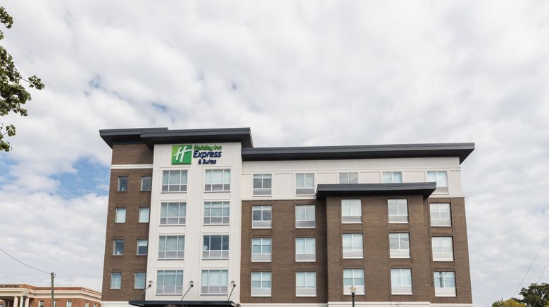 Holiday Inn Exp-Stes Downtown, The Vista Exterior. Images powered by <a href="https://www.leonardoworldwide.com" target="_blank" rel="noopener">Leonardo</a>.