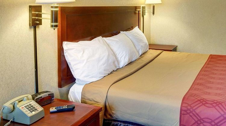 Red Carpet Inn University of MD Room