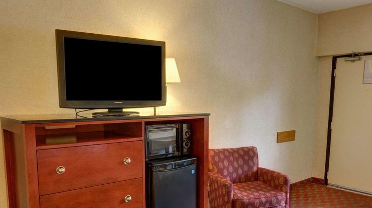 Red Carpet Inn University of MD Room