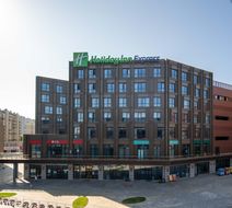 Holiday Inn Express North Gateway Exterior