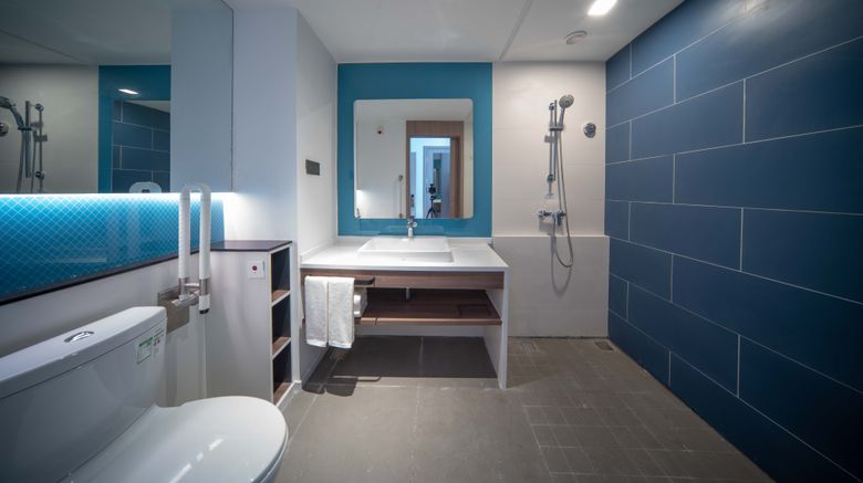 <b>Holiday Inn Express North Gateway Room</b>. Images powered by <a href="https://www.leonardoworldwide.com/" title="Leonardo Worldwide" target="_blank">Leonardo</a>.
