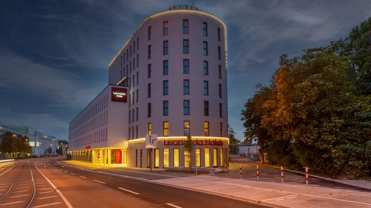 Leonardo Hotel Augsburg Exterior