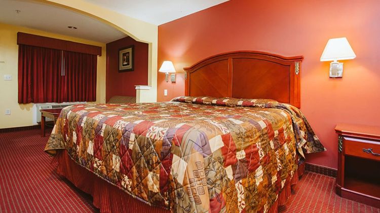 Scottish Inns & Suites Room
