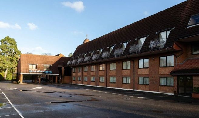 Lakeside International Hotel Exterior