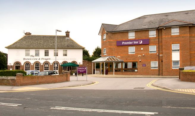 Premier Inn Leeds East Exterior