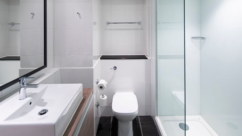 <b>Crowne Plaza Harrogate Room</b>. Images powered by <a href="https://www.leonardoworldwide.com/" title="Leonardo Worldwide" target="_blank">Leonardo</a>.