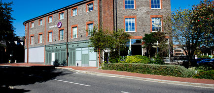 Premier Inn Lewes Town Centre Exterior
