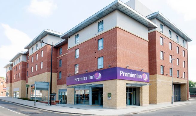 Premier Inn Lincoln City Centre Exterior