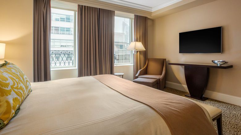 <b>Omni Berkshire Place Suite</b>. Images powered by <a href="https://www.leonardoworldwide.com/" title="Leonardo Worldwide" target="_blank">Leonardo</a>.