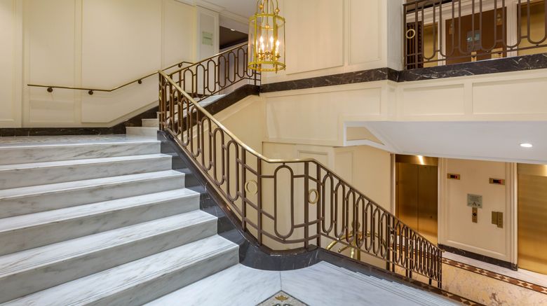 <b>Omni Berkshire Place Lobby</b>. Images powered by <a href="https://www.leonardoworldwide.com/" title="Leonardo Worldwide" target="_blank">Leonardo</a>.