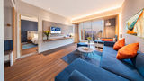 Holiday Inn Express Westlake East Suite