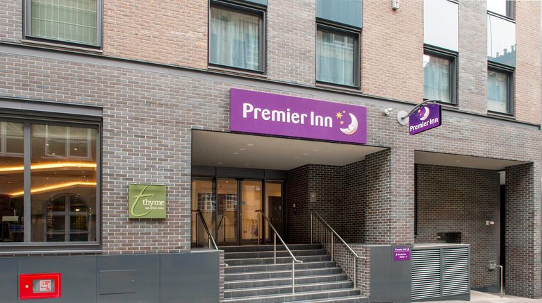 <b>Premier Inn London Bank Tower Exterior</b>. Images powered by <a href="https://www.leonardoworldwide.com/" title="Leonardo Worldwide" target="_blank">Leonardo</a>.