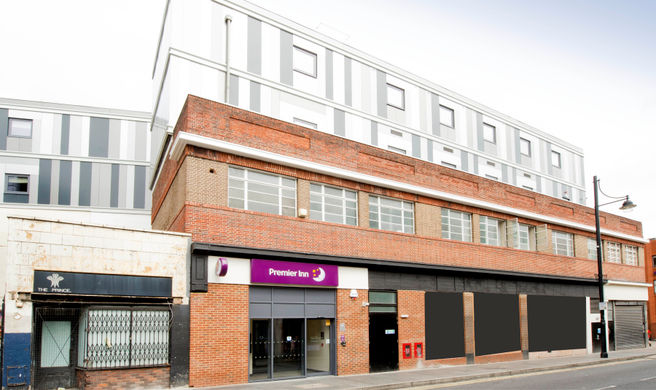 Premier Inn London Brixton Hotel Exterior