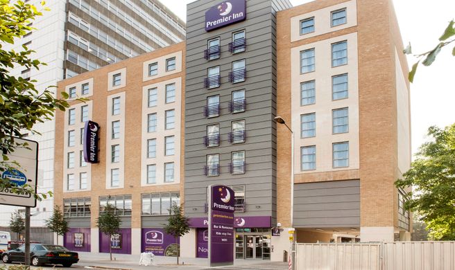 Premier Inn London Croydon Town Centre Exterior
