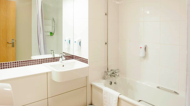 <b>Premier Inn London Croydon Town Centre Room</b>. Images powered by <a href="https://www.leonardoworldwide.com/" title="Leonardo Worldwide" target="_blank">Leonardo</a>.