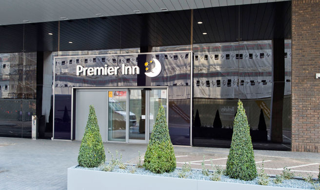 Premier Inn London Chiswick Exterior