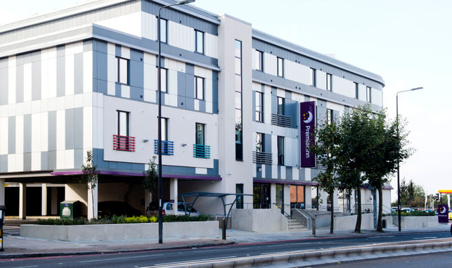 Premier Inn London Eltham Exterior