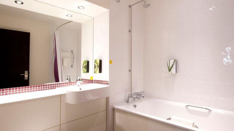 <b>Premier Inn London Lewisham Room</b>. Images powered by <a href="https://www.leonardoworldwide.com/" title="Leonardo Worldwide" target="_blank">Leonardo</a>.