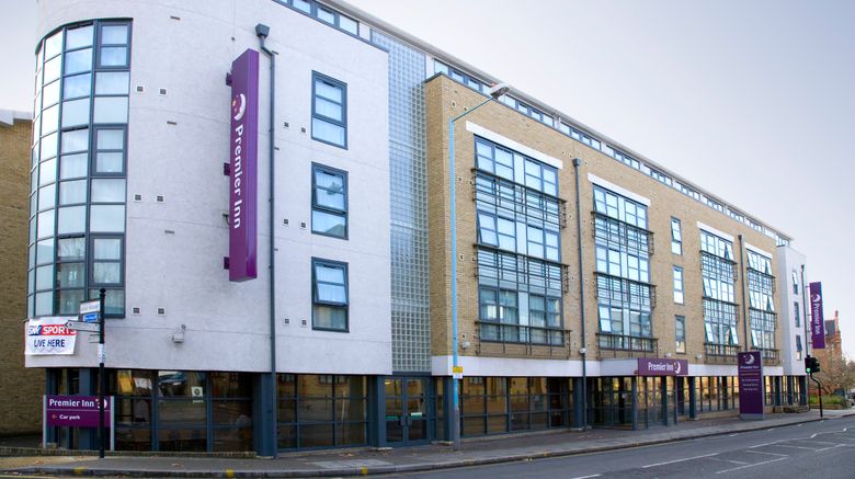 <b>Premier Inn London Kew Exterior</b>. Images powered by <a href="https://www.leonardoworldwide.com/" title="Leonardo Worldwide" target="_blank">Leonardo</a>.