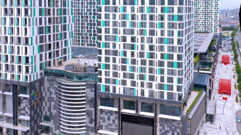 <b>Holiday Inn Express Yingkou Onelong Plaz Exterior</b>. Images powered by <a href="https://www.leonardoworldwide.com/" title="Leonardo Worldwide" target="_blank">Leonardo</a>.