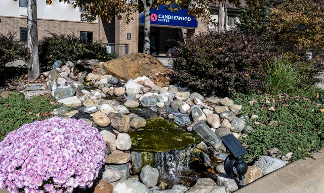 Candlewood Suites East Lansing Exterior