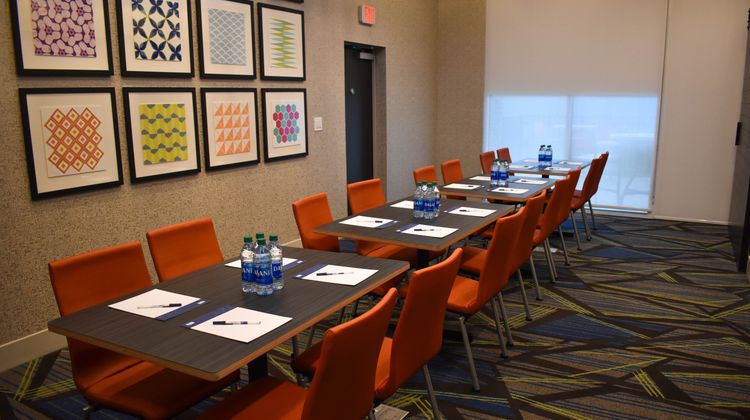 Holiday Inn Express & Suites Sanford Meeting