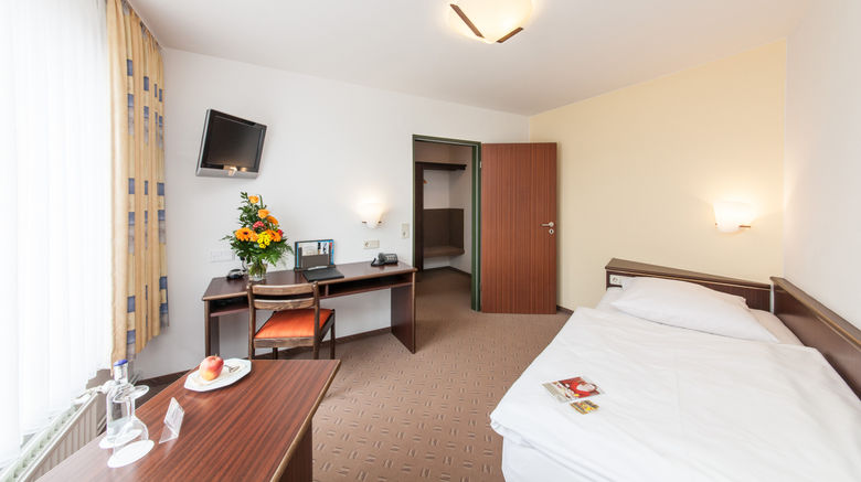 <b>Novum Hotel Strijewski Room</b>. Images powered by <a href="https://www.leonardoworldwide.com/" title="Leonardo Worldwide" target="_blank">Leonardo</a>.