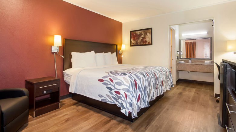 <b>Red Roof Inn Santee Room</b>. Images powered by <a href="https://www.leonardoworldwide.com/" title="Leonardo Worldwide" target="_blank">Leonardo</a>.