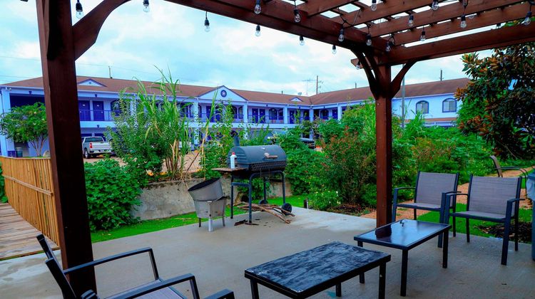 Scottish Inns & Suites Houston Exterior