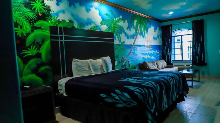 Scottish Inns & Suites Houston Room