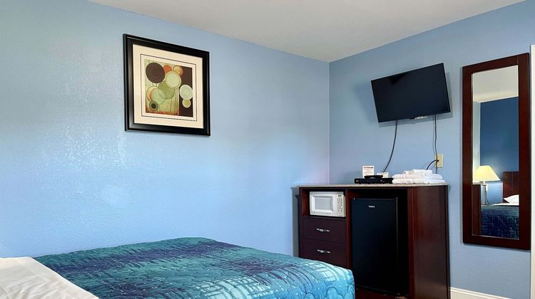 Red Carpet Inn and Suites Wrightstown Room