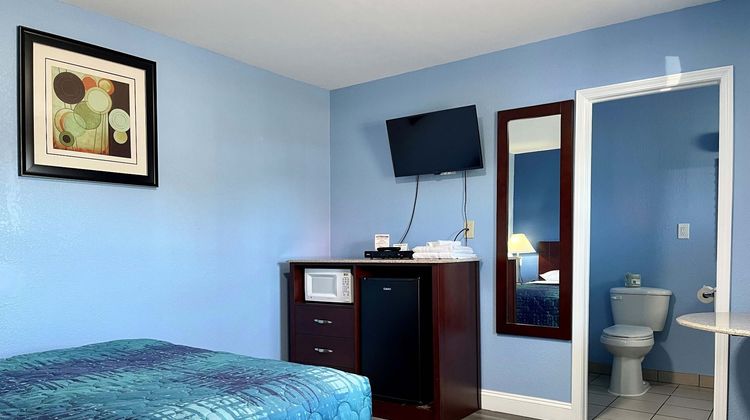 Red Carpet Inn and Suites Wrightstown Room