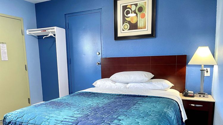 Red Carpet Inn and Suites Wrightstown Room