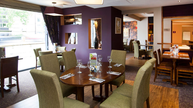 Premier Inn London Richmond Lobby