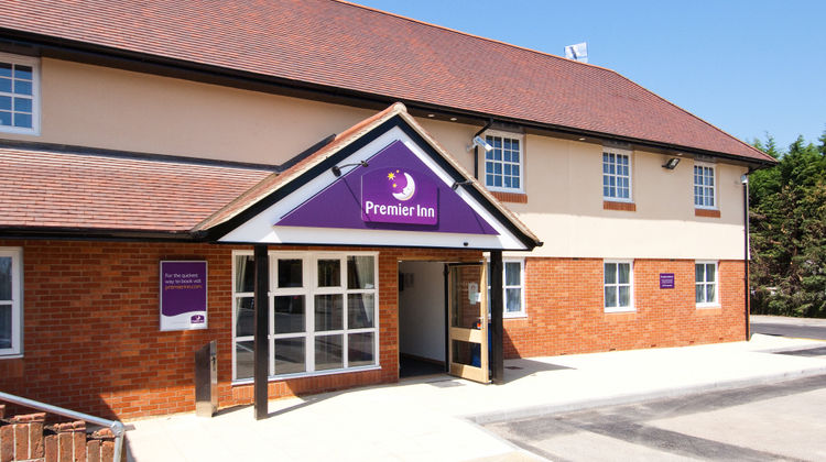Premier Inn London Ruislip Exterior