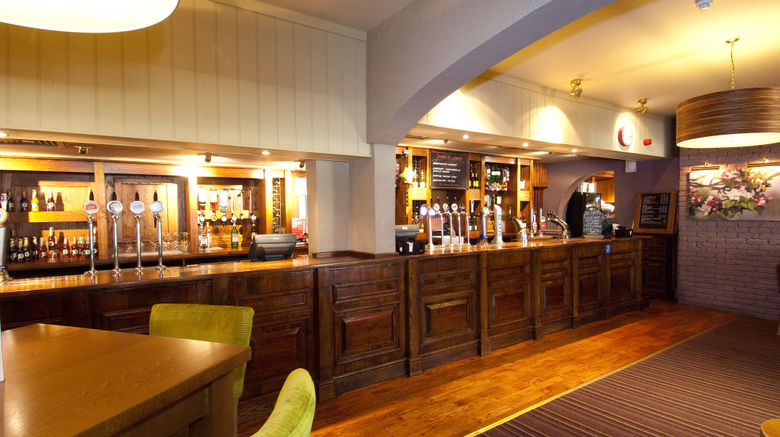 <b>Premier Inn London Ruislip Lobby</b>. Images powered by <a href="https://www.leonardoworldwide.com/" title="Leonardo Worldwide" target="_blank">Leonardo</a>.