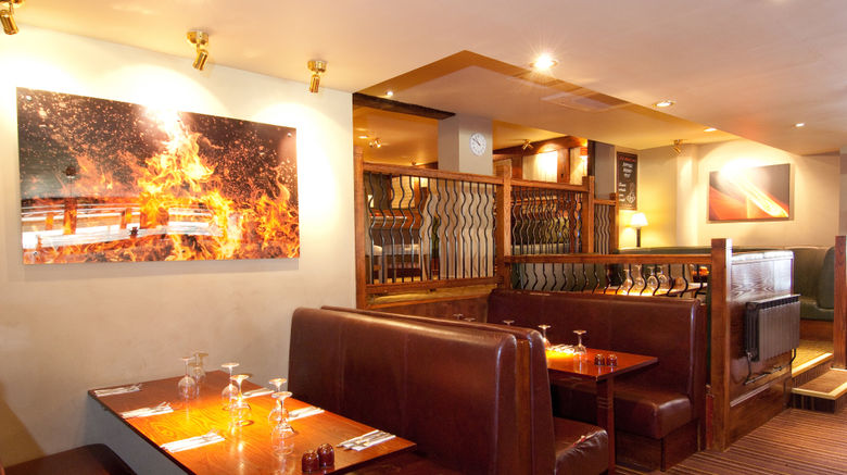 <b>Premier Inn London Ruislip Lobby</b>. Images powered by <a href="https://www.leonardoworldwide.com/" title="Leonardo Worldwide" target="_blank">Leonardo</a>.