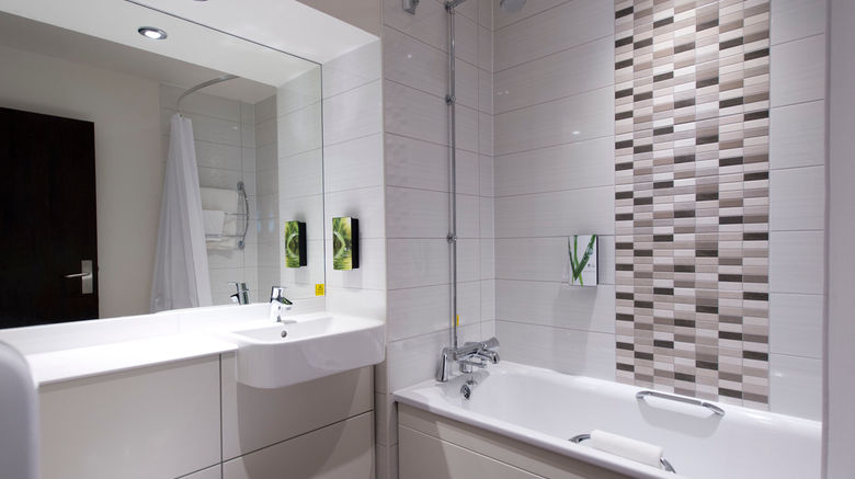<b>London Southgate hotel Room</b>. Images powered by <a href="https://www.leonardoworldwide.com/" title="Leonardo Worldwide" target="_blank">Leonardo</a>.