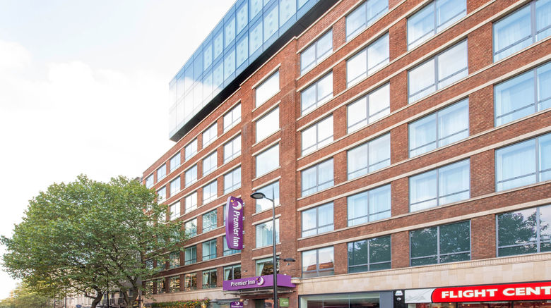 <b>Premier Inn London St Pancras Hotel Exterior</b>. Images powered by <a href="https://www.leonardoworldwide.com/" title="Leonardo Worldwide" target="_blank">Leonardo</a>.